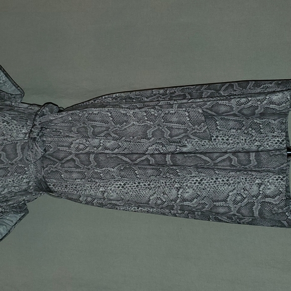 Wrap Dress - Picture 3 of 9